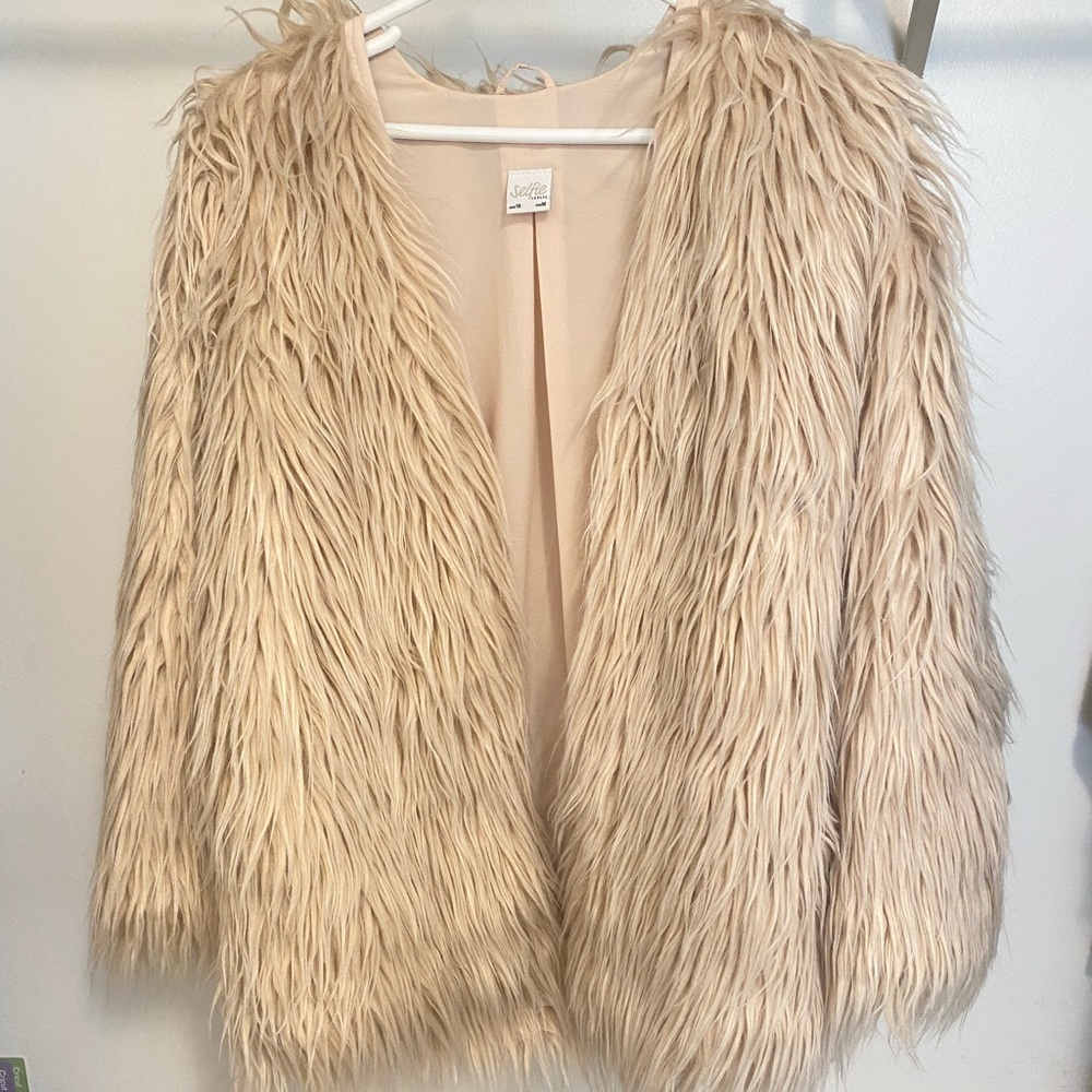 Selfie Leslie Size 10 fur jacket